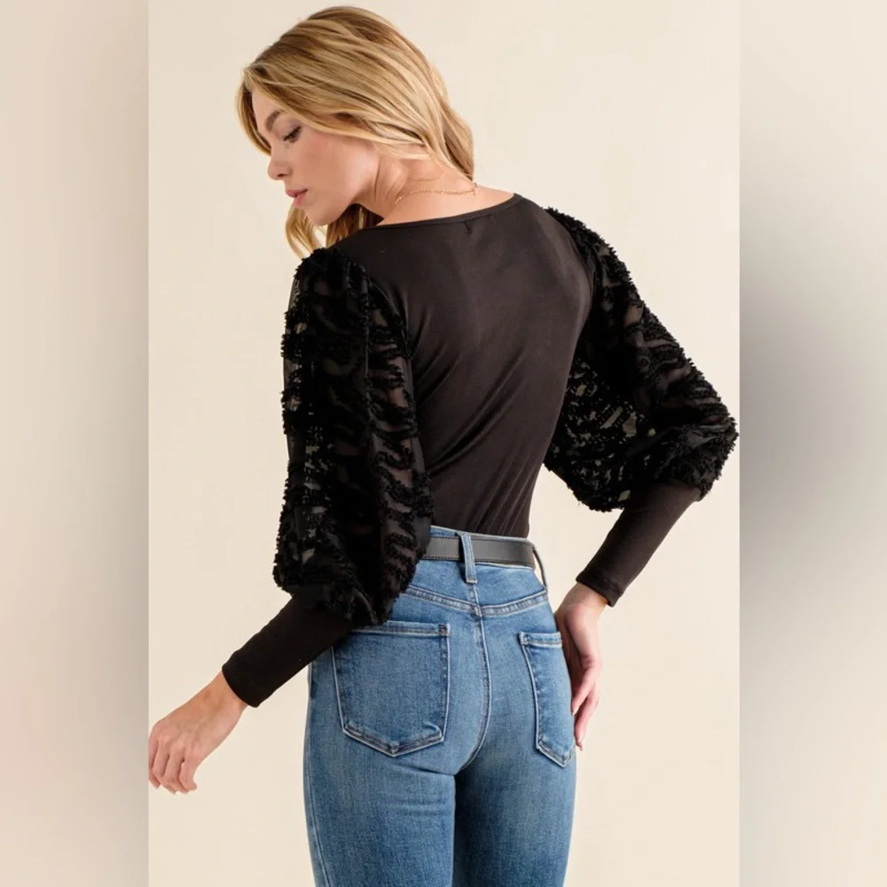 And The Why Textured Puff Sleeve Bodysuit - Picture 3 of 5